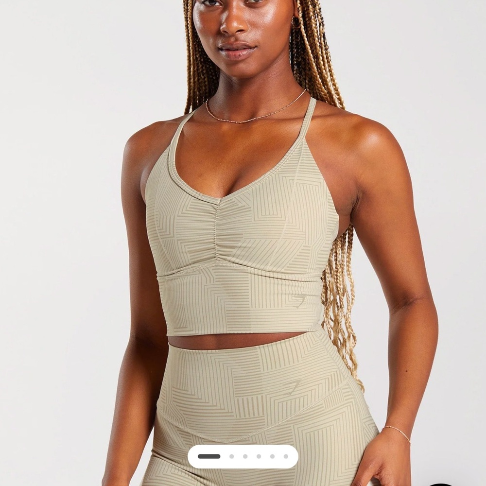 Gymshark Elevate longline sports bra
SANDY BROWN